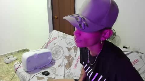 Snapshot of monkeyd_66 chatting on 01.10.25 monkeyd_66 online show from 01.10.25