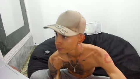 Snapshot of monkeyd_66 chatting on 01.26.25 monkeyd_66 online show from 01.26.25