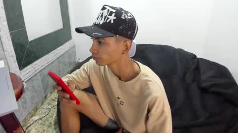 Snapshot of monkeyd_66 chatting on 02.16.25 monkeyd_66 online show from 02.16.25