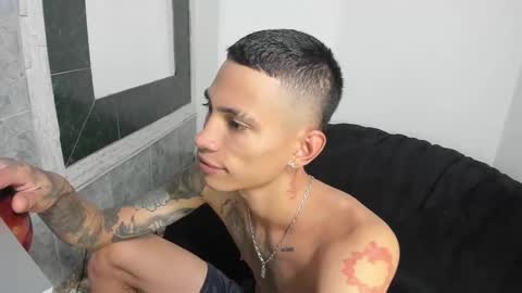 Snapshot of monkeyd_66 chatting on 02.27.25 monkeyd_66 online show from 02.27.25