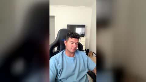 Snapshot of monkeydward chatting on 02.06.26 monkeydward online show from 02.06.26