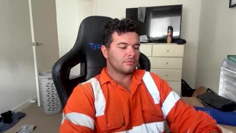 Snapshot of monkeydward chatting on 03.25.26 monkeydward online show from 03.25.26