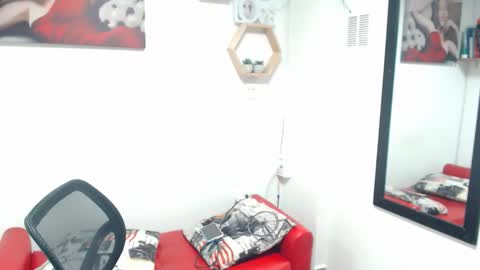 Snapshot of monserrat_diva chatting on 12.03.25 monserrat_diva online show from 12.03.25