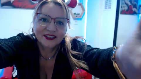 Snapshot of monserrat_diva chatting on 12.13.25 monserrat_diva online show from 12.13.25