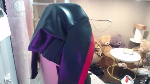 Snapshot of monstercockselfsuck chatting on 09.13.25 ELYSE A SIMPLE GIRL online show from 09.13.25