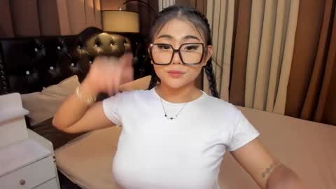 Snapshot of monstrouscockdivaontop chatting on 01.11.25 Ruthie online show from 01.11.25