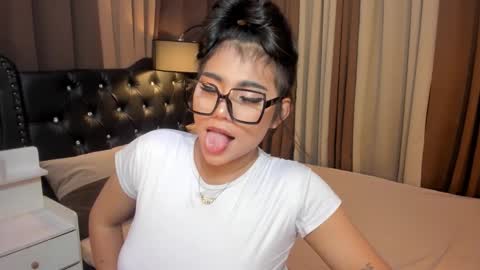 Snapshot of monstrouscockdivaontop chatting on 01.15.25 Ruthie online show from 01.15.25