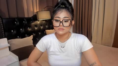 Snapshot of monstrouscockdivaontop chatting on 01.19.25 Ruthie online show from 01.19.25