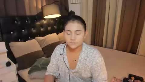 Snapshot of monstrouscockdivaontop chatting on 02.01.25 Ruthie online show from 02.01.25