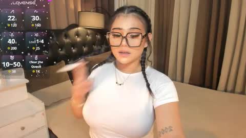 Snapshot of monstrouscockdivaontop chatting on 03.12.25 Ruthie online show from 03.12.25