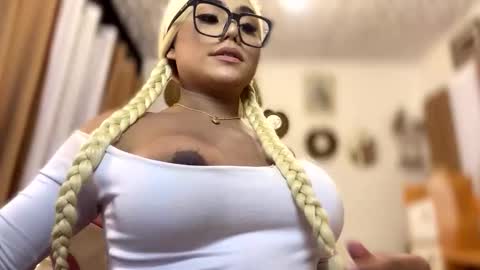 Snapshot of monstrouscockdivaontop chatting on 11.26.25 Ruthie online show from 11.26.25