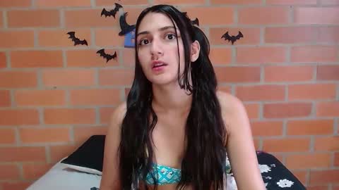 Snapshot of montserrat_jay chatting on 10.25.25 Luisa online show from 10.25.25