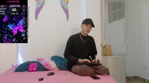 Snapshot of monyel_blake chatting on 07.25.26 online show from 07.25.26