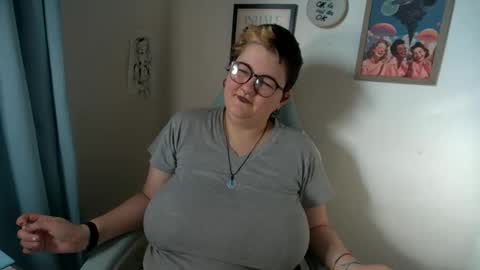 Snapshot of moojay00 chatting on 12.15.25 Moo Jay online show from 12.15.25