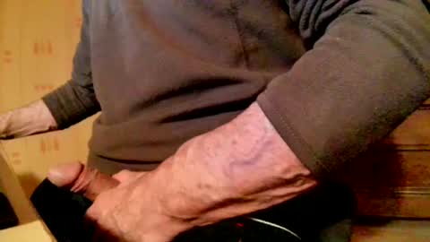 Snapshot of mookie2 chatting on 02.08.25 mookie2 online show from 02.08.25