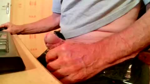 Snapshot of mookie2 chatting on 10.11.25 mookie2 online show from 10.11.25