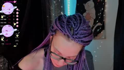 Snapshot of moon__girl chatting on 09.16.25 Roxy online show from 09.16.25