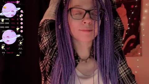 Snapshot of moon__girl chatting on 10.09.25 Roxy online show from 10.09.25