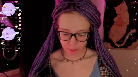 Snapshot of moon__girl chatting on 10.16.25 Roxy online show from 10.16.25