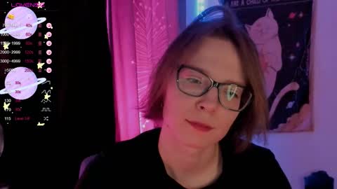 Snapshot of moon__girl chatting on 10.25.25 Roxy online show from 10.25.25