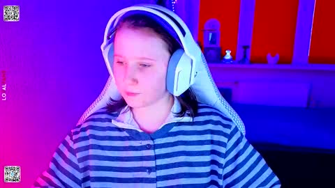 Snapshot of moon_avengers chatting on 01.14.26 Lola online show from 01.14.26