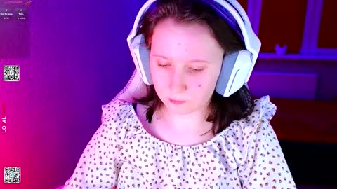 Snapshot of moon_avengers chatting on 02.16.26 Lola online show from 02.16.26