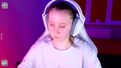 Snapshot of moon_avengers chatting on 03.13.26 Lola online show from 03.13.26