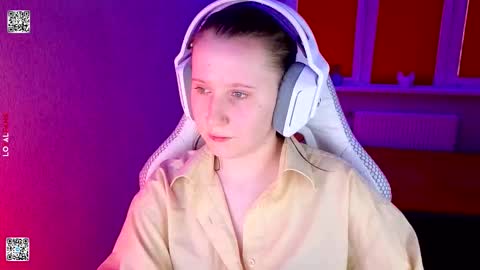 Snapshot of moon_avengers chatting on 03.16.26 Lola online show from 03.16.26