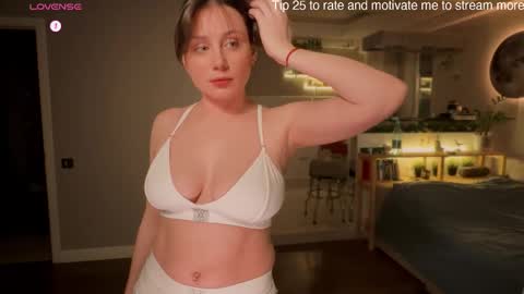 Snapshot of moon_deity chatting on 03.08.26 Luna online show from 03.08.26