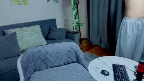 Felix and Maddy online show from 11.22.25