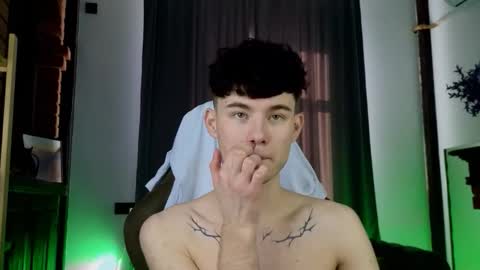 moon_gloww online show from 02.19.26