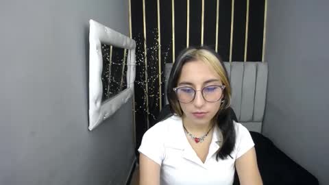 MOON SHUT online show from 03.04.26