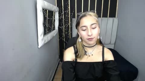 MOON SHUT online show from 03.05.26