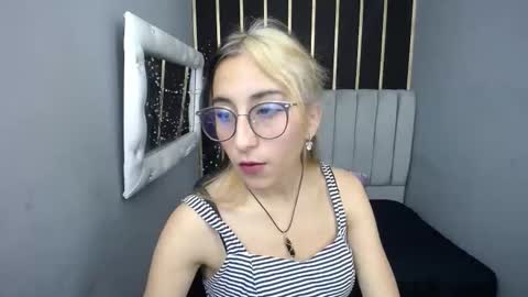 MOON SHUT online show from 03.06.26