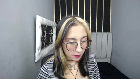 MOON SHUT online show from 03.13.26