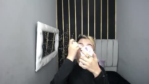 MOON SHUT online show from 03.16.26