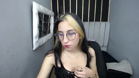 MOON SHUT online show from 03.17.26