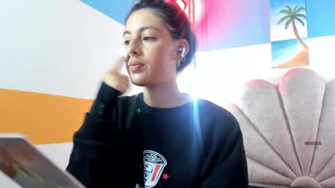 Snapshot of moon_winy chatting on 09.20.25 Winy online show from 09.20.25