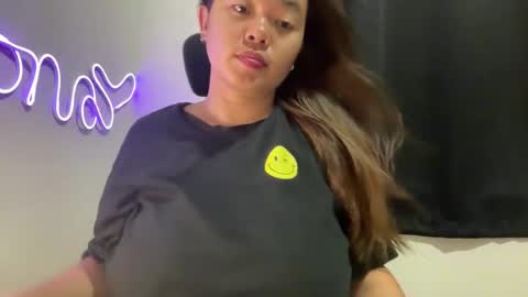 moona_luna21 online show from 10.20.25