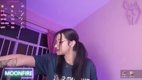 Snapshot of moonfiredance chatting on 02.19.25 Nicky  online show from 02.19.25