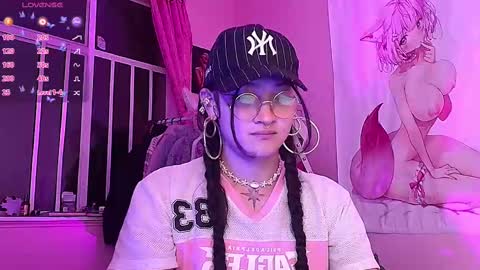 Snapshot of moonfiredance chatting on 09.19.25 Nicky  online show from 09.19.25