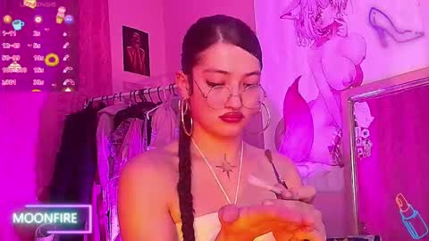 Snapshot of moonfiredance chatting on 09.29.25 Nicky  online show from 09.29.25