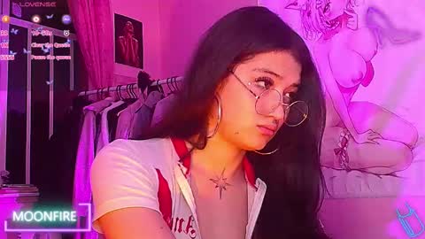 Snapshot of moonfiredance chatting on 10.02.25 Nicky  online show from 10.02.25