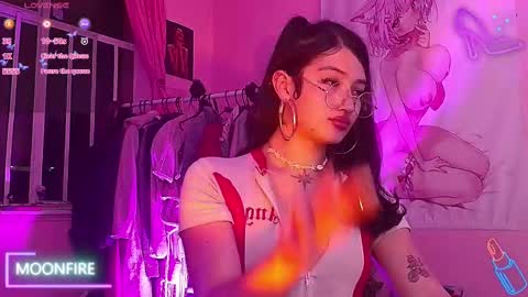 Snapshot of moonfiredance chatting on 10.03.25 Nicky  online show from 10.03.25