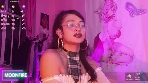 Snapshot of moonfiredance chatting on 10.11.25 Nicky  online show from 10.11.25