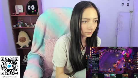 MOON  online show from 01.18.25