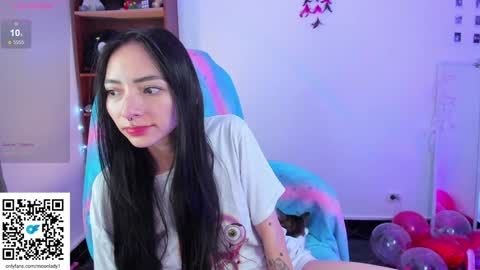 MOON  online show from 02.05.25