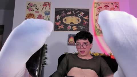 Snapshot of moonlight_baee chatting on 01.06.26 Clove online show from 01.06.26