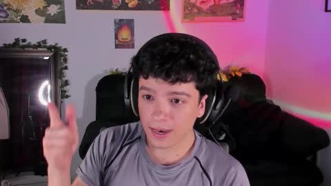 Snapshot of moonlight_baee chatting on 01.09.26 Clove online show from 01.09.26