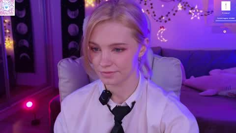 Snapshot of moonlight_mia chatting on 04.04.26 Mia online show from 04.04.26